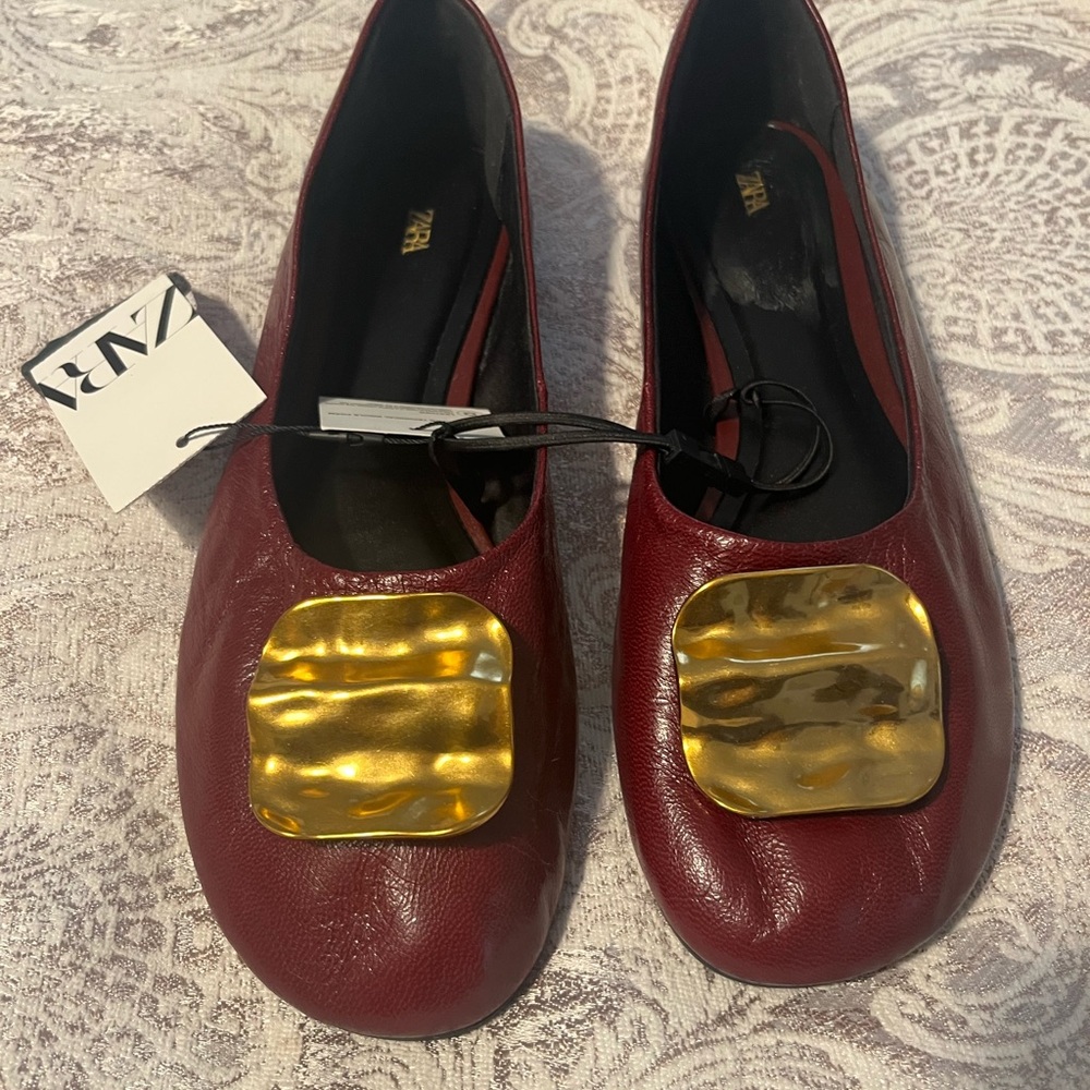 Zara Women's Burgundy Flats leather with Gold Detail